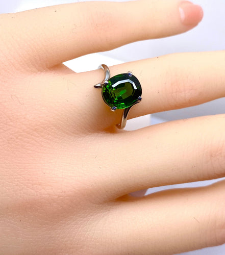 Bague 49 Bague en or blanc et tourmaline verte 58 Facettes AB614