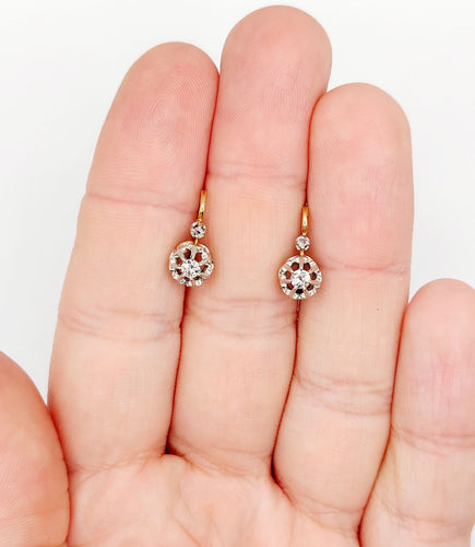 Boucles d'oreilles Dormeuses or jaune, diamants taille ancienne et diamant taille rose (circa 1900) 58 Facettes A05647