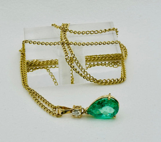 Collier Collier et pendentif en or jaune avec émeraude et diamant 58 Facettes 50311