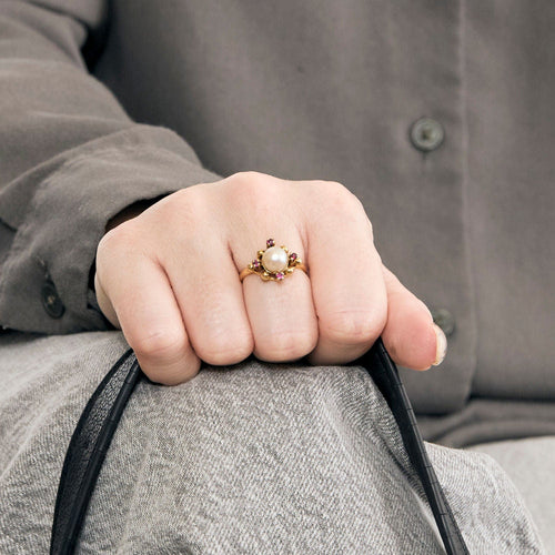 Bague 52 Bague or jaune, perle de culture et rubis 58 Facettes PAL30165