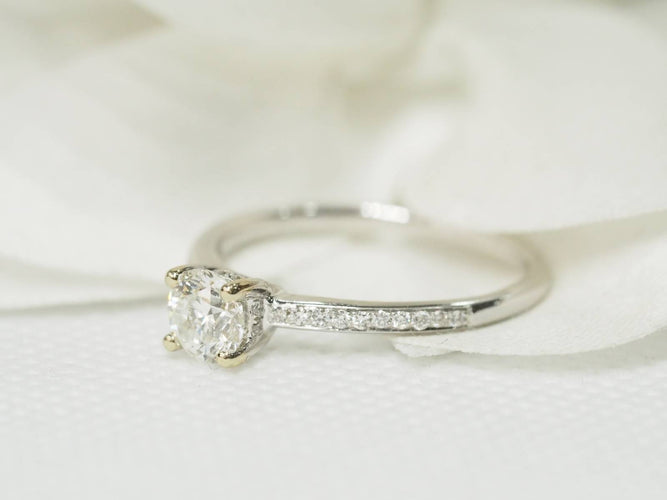 Bague Bague solitaire or blanc diamant 58 Facettes 26142