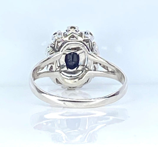 Ring Daisy in white gold, sapphire and diamonds