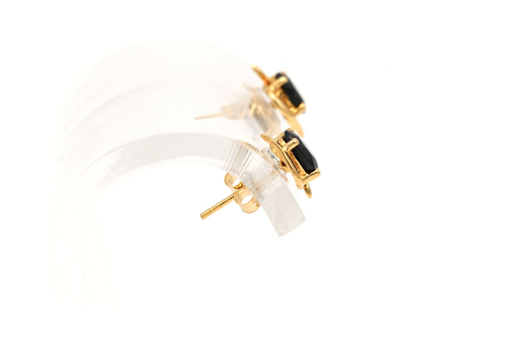 Boucles d'oreilles Boucles d'oreilles contemporaine en or jaune 18 carats serties de saphirs 58 Facettes B669