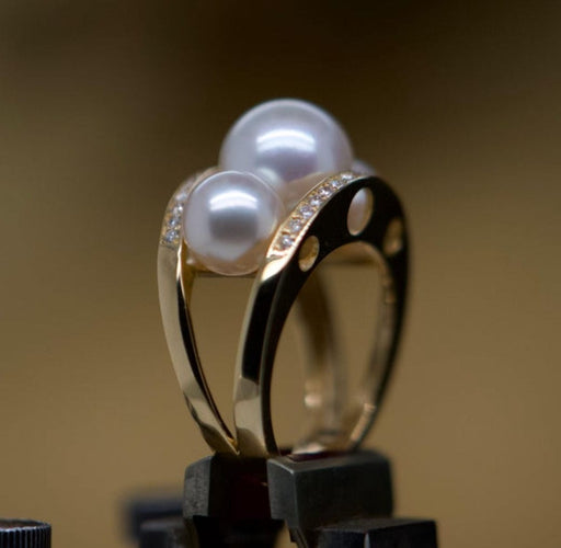 Bague 54 Bague en Or Ornée de Perles et Diamants 58 Facettes