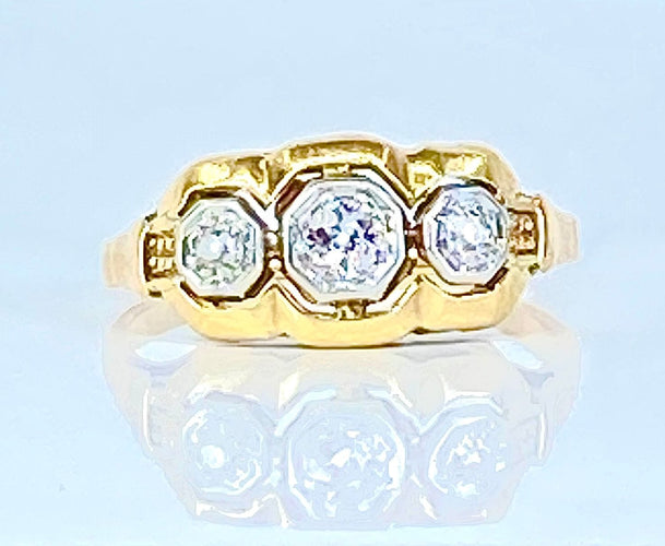 Bague 51 Bague en or jaune 18 carats ornée de 3 diamants 58 Facettes AB545