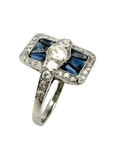 Art-Deko prsten u Platinum, kalibrisani safiri i dijamanti 