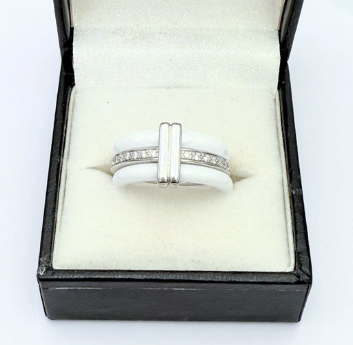 Bague 53 GUY LAROCHE - Bague en céramique blanche et or gris sertie de diamant 58 Facettes