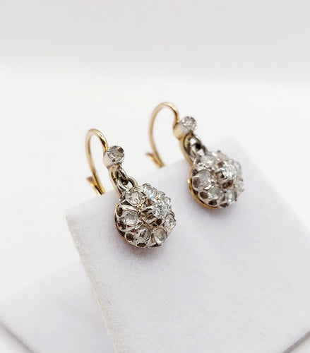 Boucles d'oreilles Dormeuses marguerite antique or 18k, platine, diamant rond et diamants taille roses (circa 1900) 58 Facettes A06360