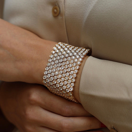 Bracelet Bracelet Manchette Souple Or 18k – 351 Diamants Brillants G-VS – 59.90 cts – 113.80 g 58 Facettes FB10860