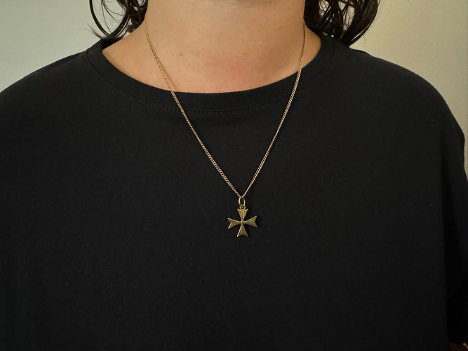 Pendentif Pendentif croix de Malte en or jaune 18 carats 58 Facettes