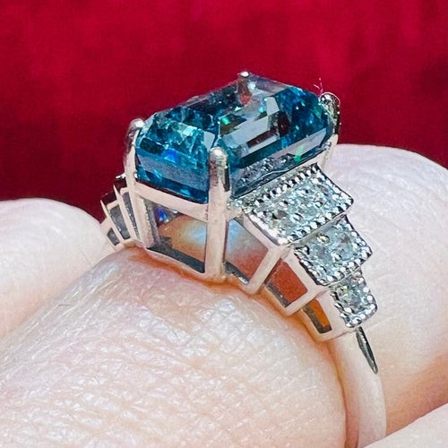 Bague 54 Bague or blanc Zyrcon Bleu naturel 4.60 carats  et diamants 58 Facettes 7849 A