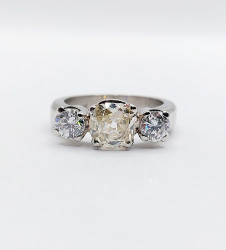 Inel tip jonc Art Deco din Platină și diamante (1,30 ct + 0,90 ct) 