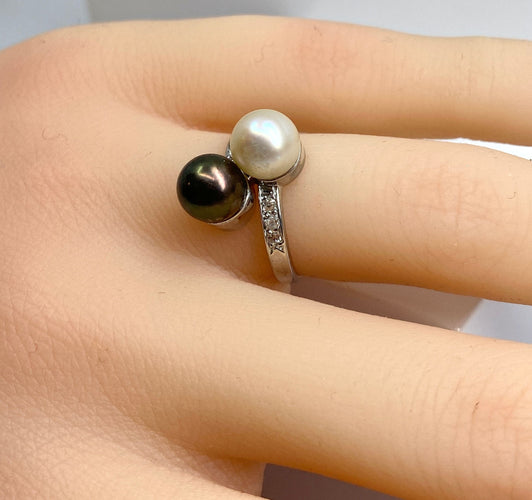 Bague 50 Bague toi et moi or blanc diamants perle Tahiti et perle blanche 58 Facettes AB604