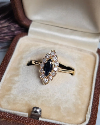 Bague 52.5 Bague marquise saphir et diamants en or jaune 18 carats 58 Facettes 706