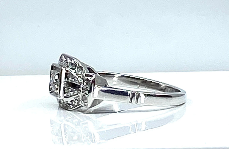 Bague 48 Bague en or blanc et diamants Art Déco 58 Facettes AB582