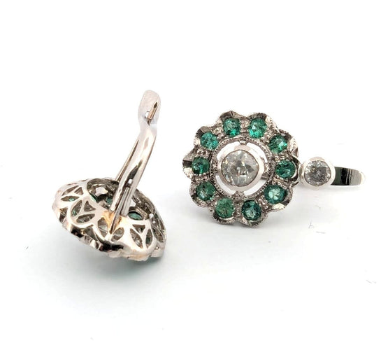 Boucles d'oreilles Boucles d'oreilles en platine avec émeraudes et diamants 58 Facettes