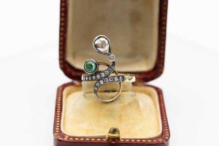 Bague 51 Bague Art Nouveau en or jaune, émeraude et diamants, vers 1900 58 Facettes 10815