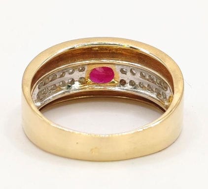 Bague 55 Bague bandeau or jaune ornée d'un rubis et de diamants 58 Facettes