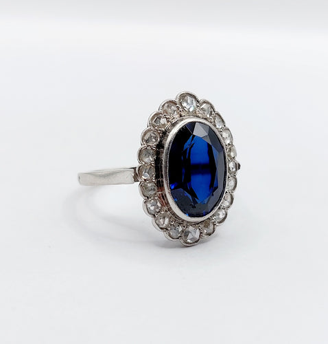 Bague 56.5 Bague marguerite antique, Platine, saphir synthétique et diamants taille roses (circa 1910) pompadour 58 Facettes A05897