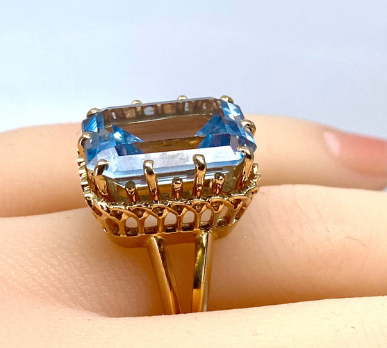 Bague 52 Bague en or jaune 18 carats avec aigue-marine 13 carats 58 Facettes AB667