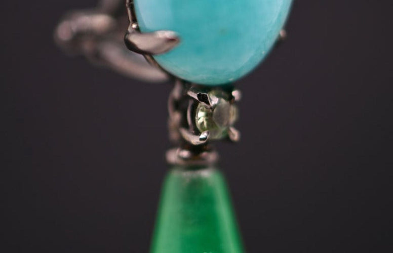 Boucles d'oreilles Boucles d'oreilles en or noir avec embellissements d'amazonite, de jade et de saphir 58 Facettes