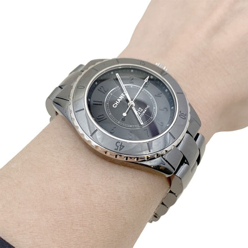 Montre Montre Chanel, "J12 Phantom", céramique noire, acier. 58 Facettes 35139