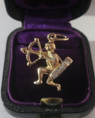 Pendentif Pendentif zodiaque Sagittaire en or rose 14 carats et pierres 58 Facettes