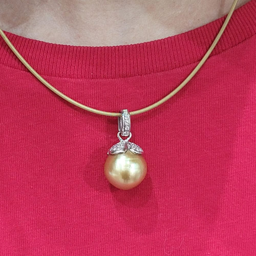 Pendentif Pendentif en perle australienne, or blanc 18 carats et diamants 58 Facettes CL 181