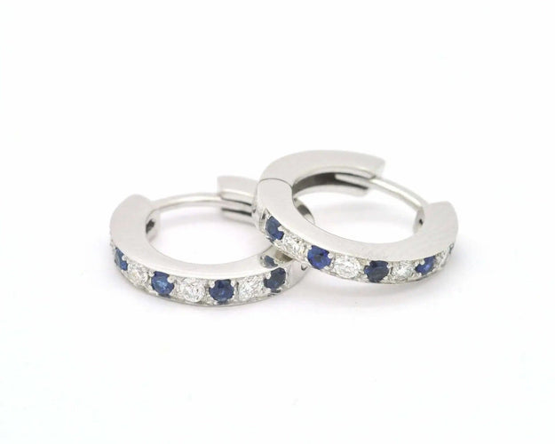 Boucles d'oreilles Boucles d'oreilles créoles en or blanc serties de saphirs et de diamants 58 Facettes 8084