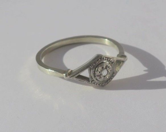 Anel Art Deco em ouro branco 18k e Platina e diamante 