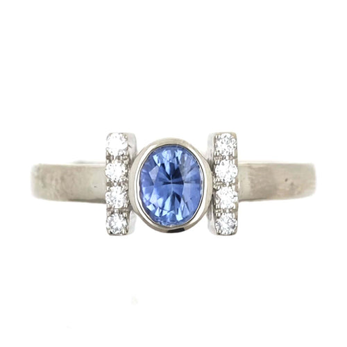 Bague Bague en or avec saphir bleu de Ceylan sans chaleur et diamants 58 Facettes AO-0005