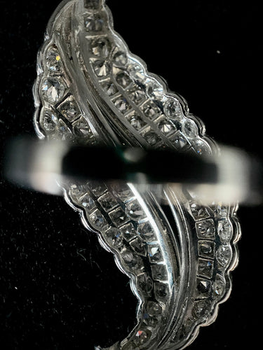 Bague 50 Bague platine en forme de feuille ornée de 4,65 carats 58 Facettes