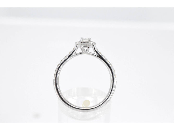 Bague 54 Bague entourage en or blanc avec diamants taille brillant et baguette 58 Facettes 2086