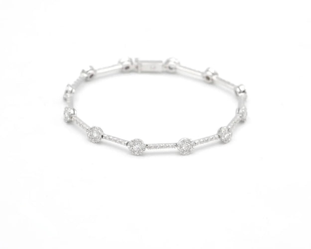 Bracelet Bracelet en or blanc serti de diamants de 1,76 ct 58 Facettes 14284