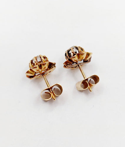 Boucles d'oreilles Puces d'oreilles or rose, fleurs et diamants taille rose (circa 1880) 58 Facettes A06248