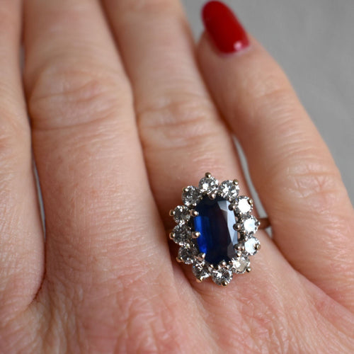 Bague 56 Bague marguerite vintage en or 18 carats, saphir et diamants 58 Facettes