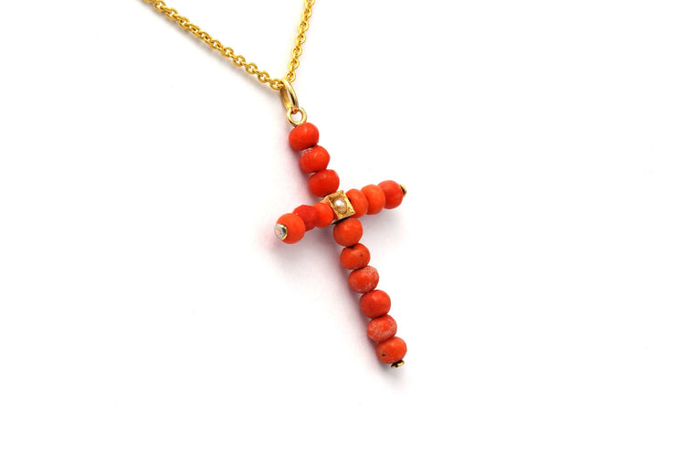 Pendentif Pendentif Art Déco en or jaune serti d'une perle et de corail 58 Facettes 22966