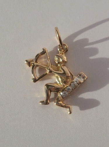 Pendentif Pendentif zodiaque Sagittaire en or rose 14 carats et pierres 58 Facettes