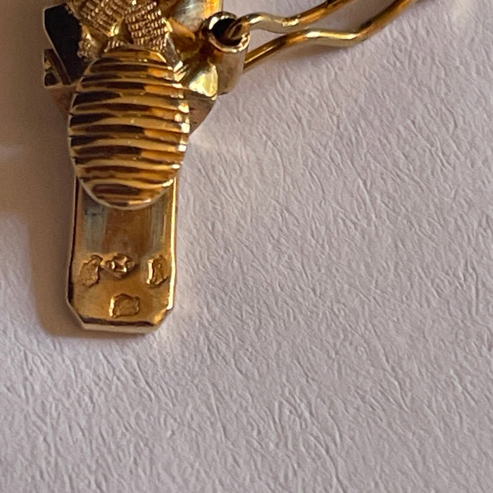 Flache Halskette aus 18 Karat Gelbgold.