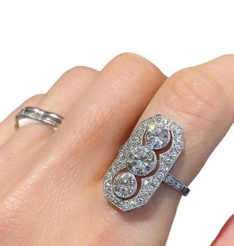 Bague 52 Bague style Art Déco en platine et diamants 58 Facettes