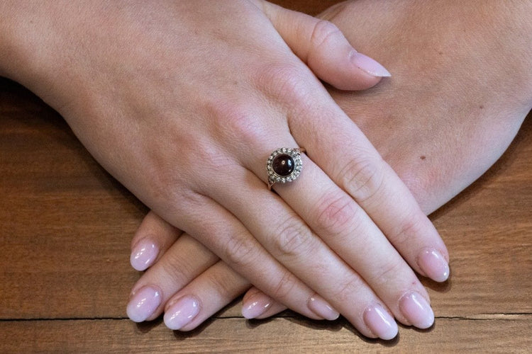 Bague Bague ancienne grenat cabochon et diamants en or jaune 58 Facettes 11712