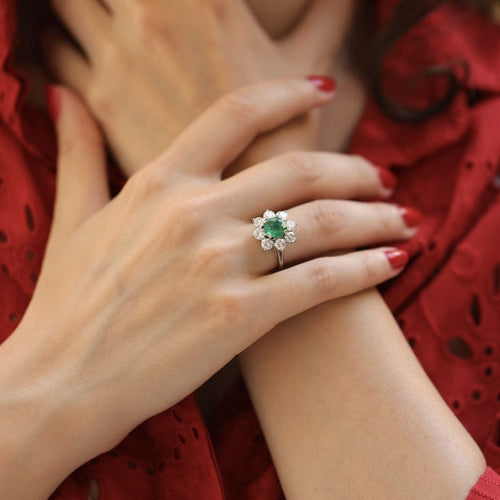 Bague 51-52 Bague en or gris 18K avec emeraude de Colombie 1,00 ct et 1,60 ct de diamants - Vers 1970 - Taille 51-52 58 Facettes FB09690