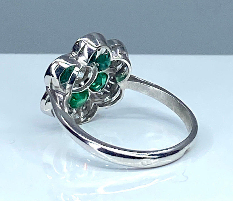 White gold, emerald and diamond ring