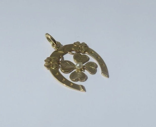 Přívěsek pro štěstí v secesním stylu