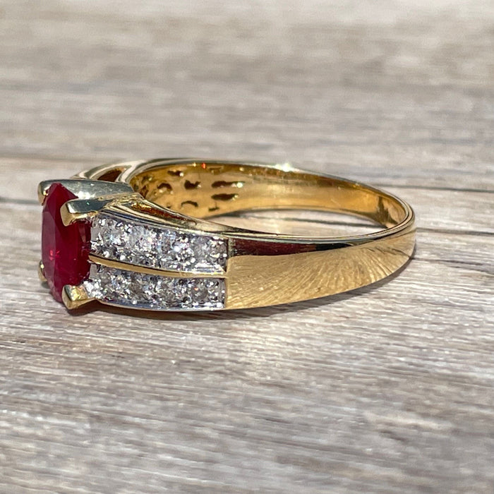 Bague 59 Bague or jaune rubis diamants 58 Facettes