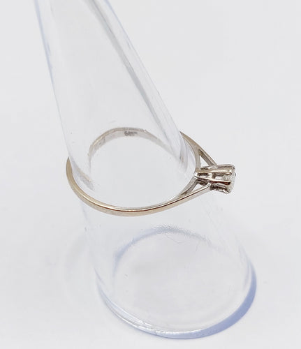 Bague 53.5 Bague solitaire vintage or blanc 14k diamant 0,12 carat 58 Facettes A06195