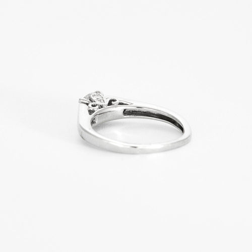 Bague Bague solitaire en or blanc et diamant 58 Facettes LP41/10