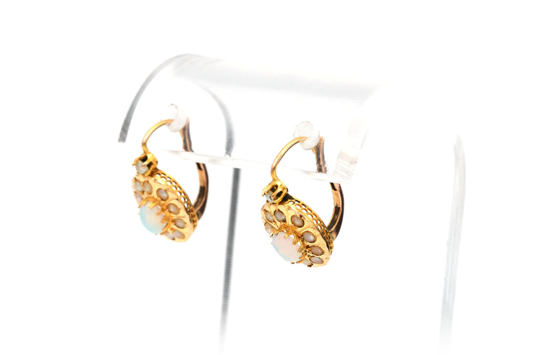 Boucles d'oreilles Boucles d'oreilles en or jaune serties d'opales et de perles 58 Facettes 22209
