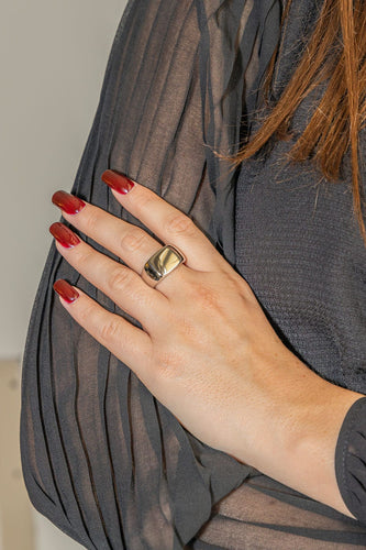 Bague 58 Mauboussin Bague Chevalière Grande Cocotte Or blanc 58 Facettes 720123CN