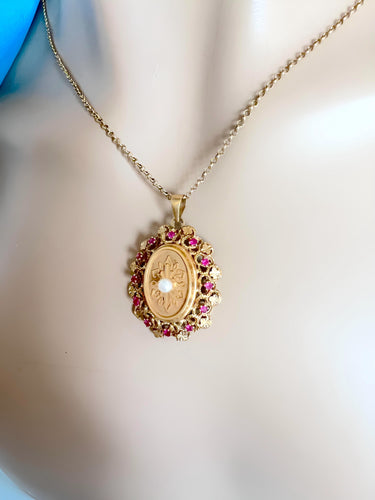 Pendentif Pendentif médaillon vintage or rose, perle de culture et rubis synthétiques 58 Facettes 1753
